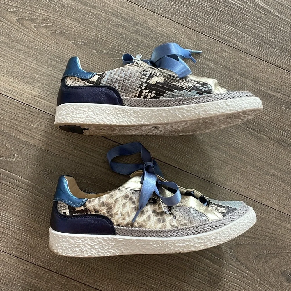 Softwaves Blue Python Print Sneaker - Picture 9 of 12